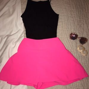Express Skort in Hot Pink